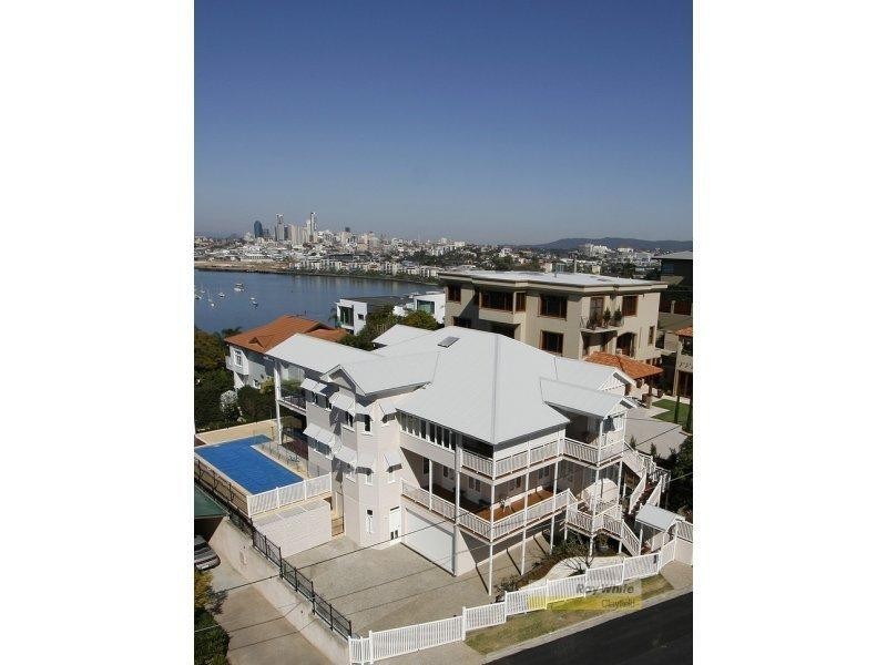 90 Hillside Crescent, Hamilton QLD 4007