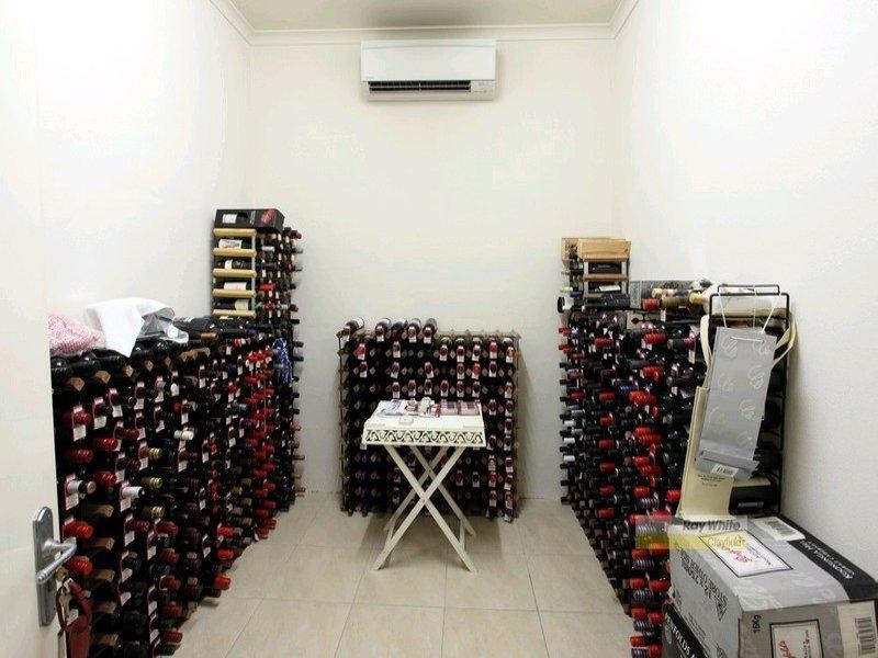 90 Hillside Crescent, Hamilton QLD 4007