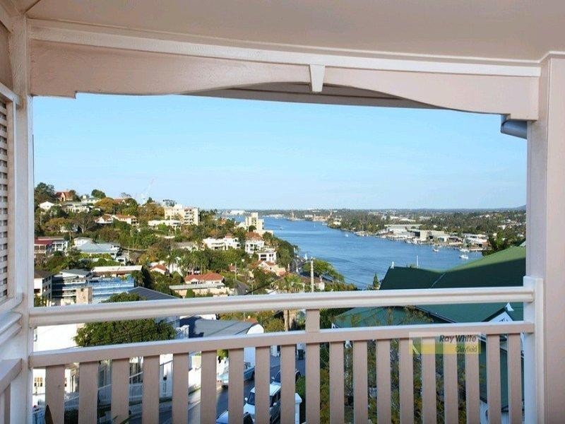 90 Hillside Crescent, Hamilton QLD 4007