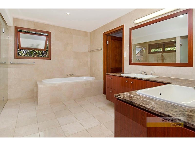 7 London Road, Clayfield QLD 4011