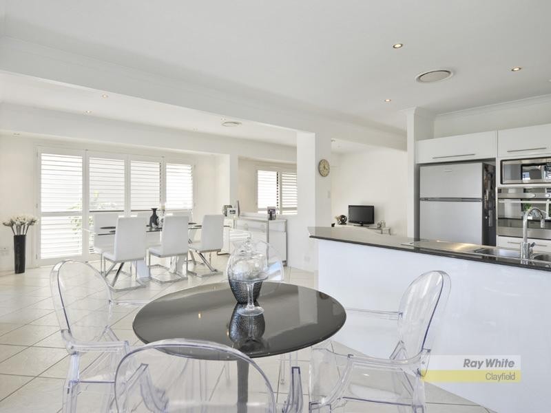 “Rosebury” 18 Bowman Street, Hendra QLD 4011