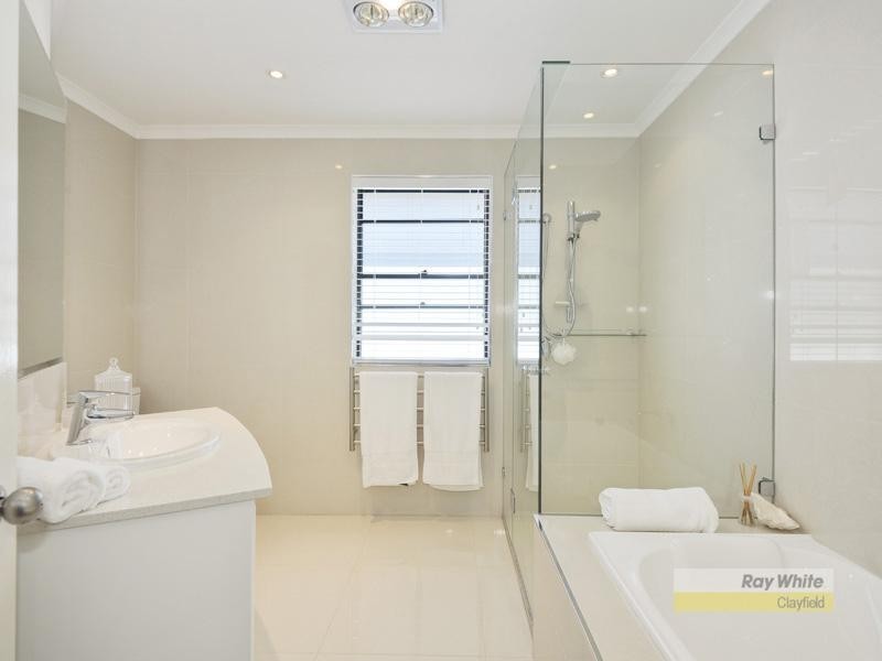 “Rosebury” 18 Bowman Street, Hendra QLD 4011