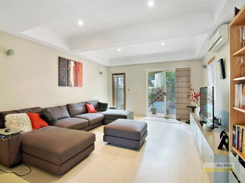 10/12 Haig Street, Clayfield QLD 4011