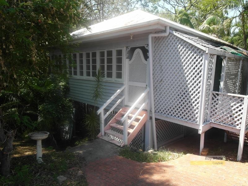 10 Frances Avenue, Wooloowin QLD 4030