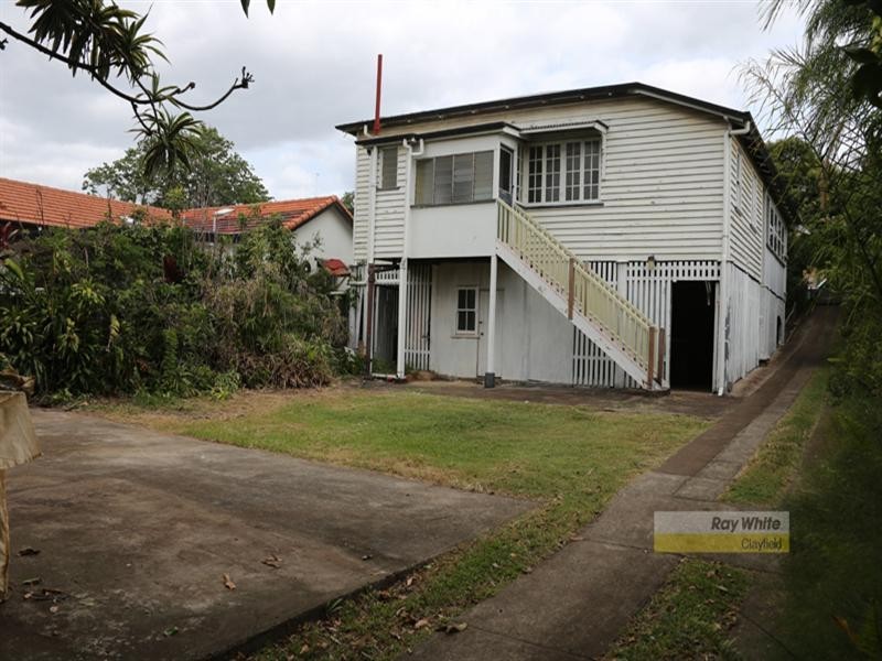 7 Charlton Street, Hamilton QLD 4007