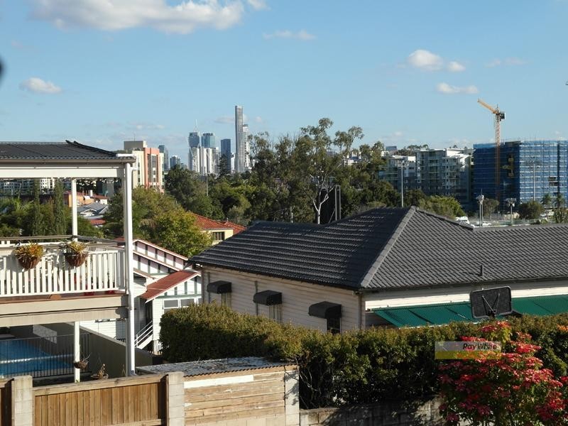 15 Atkinson Street, Hamilton QLD 4007