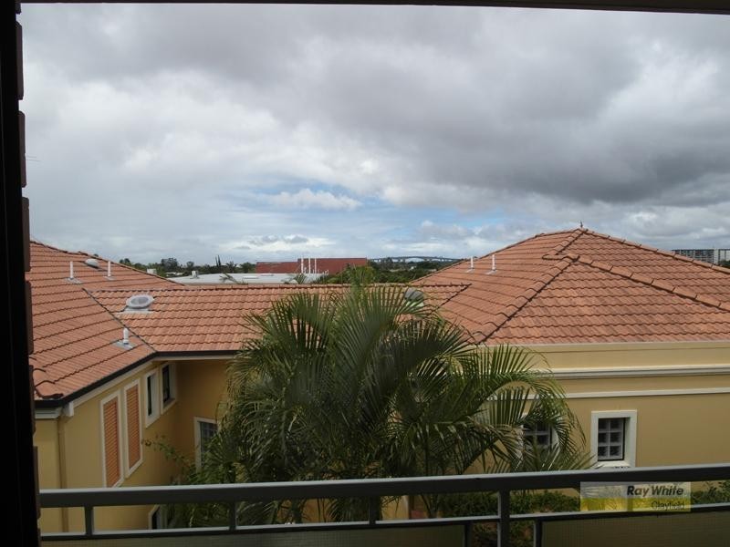 4/142 Windermere Road, Hamilton QLD 4007