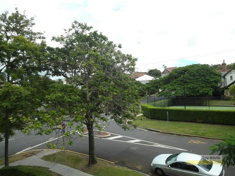 4/142 Windermere Road, Hamilton QLD 4007