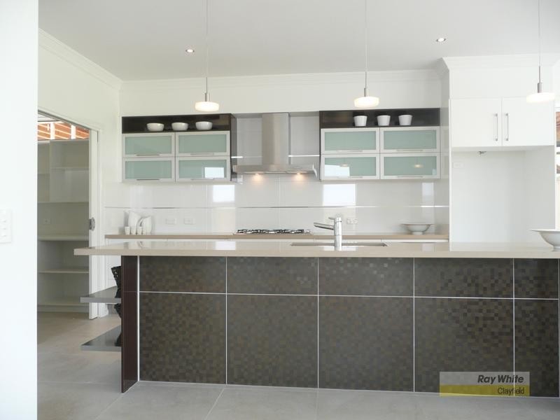 4 School Street, Hendra QLD 4011