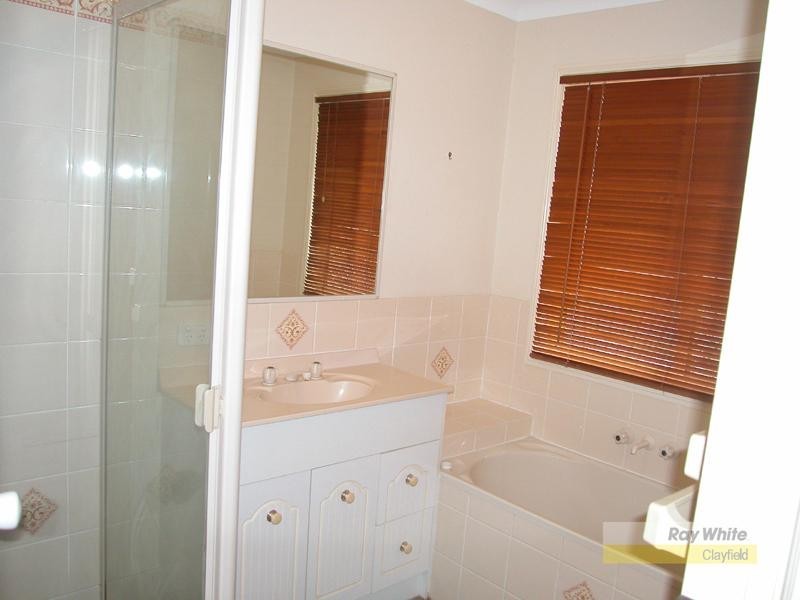 2 Manitoba Place, Wavell Heights QLD 4012