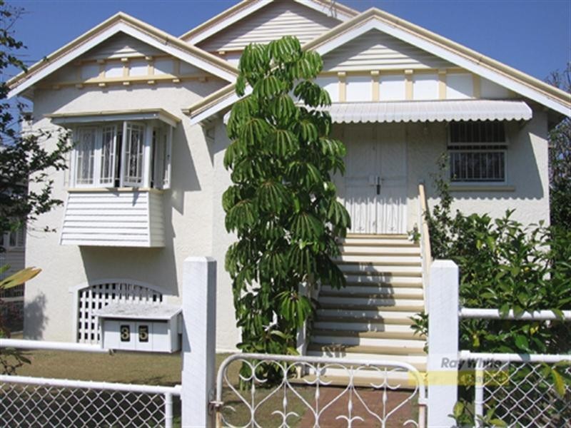 35 Liverpool Road, Clayfield QLD 4011