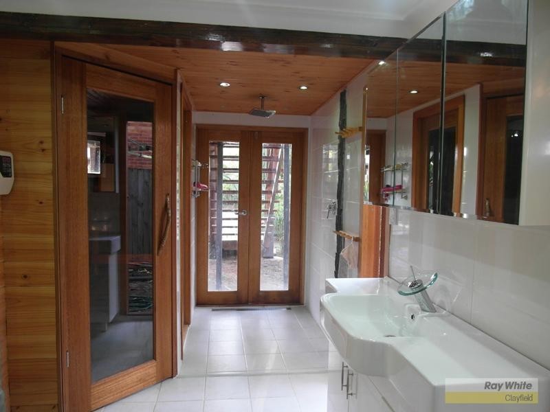 19 Morris Street, Wooloowin QLD 4030