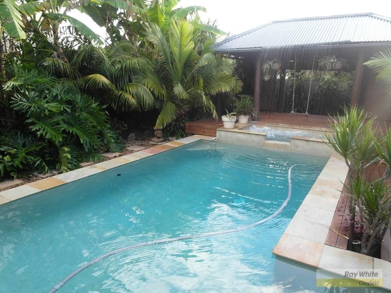 19 Morris Street, Wooloowin QLD 4030