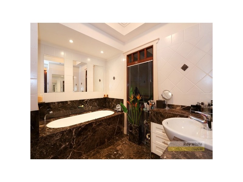 35 Woodview Street, Samford Valley QLD 4520