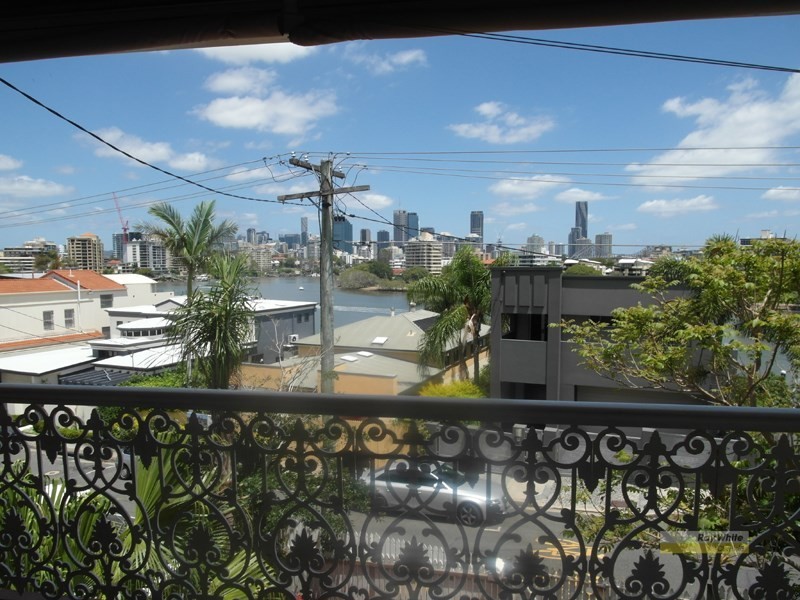 18 Laidlaw Parade, East Brisbane QLD 4169