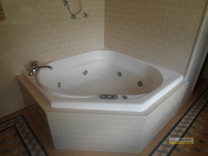 18 Laidlaw Parade, East Brisbane QLD 4169