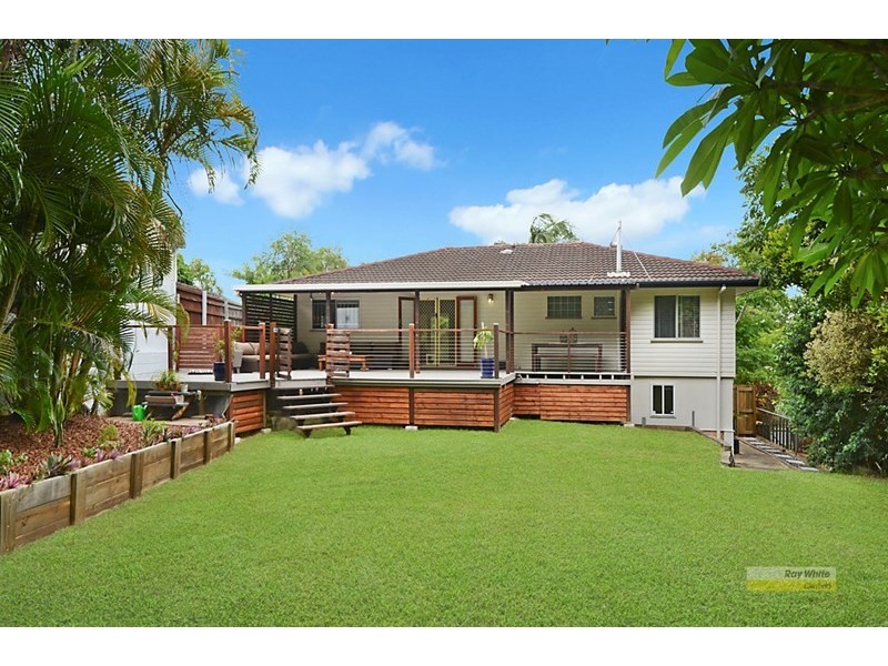 3 Halton Street, Stafford Heights QLD 4053