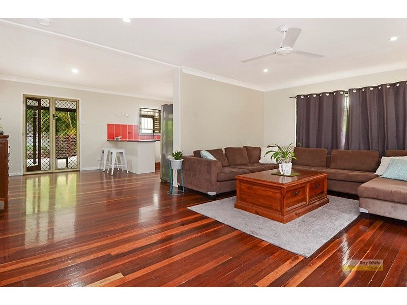 3 Halton Street, Stafford Heights QLD 4053