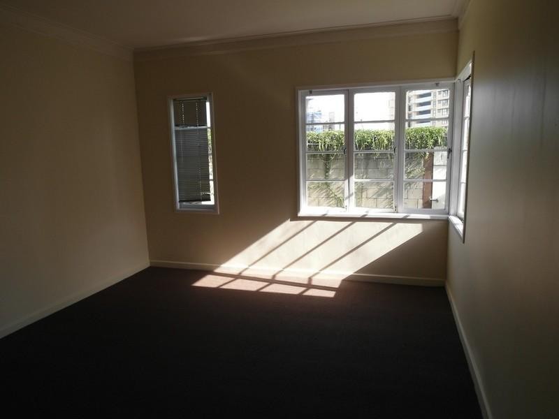 498 Kingsford Smith Drive, Hamilton QLD 4007