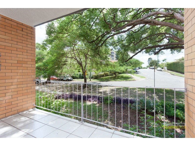 8/28 Riverview Terrace, Hamilton QLD 4007