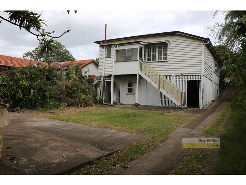 7 Charlton Street, Hamilton QLD 4007