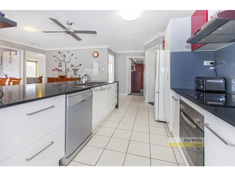 8 Jacqueline Place, Wynnum West QLD 4178