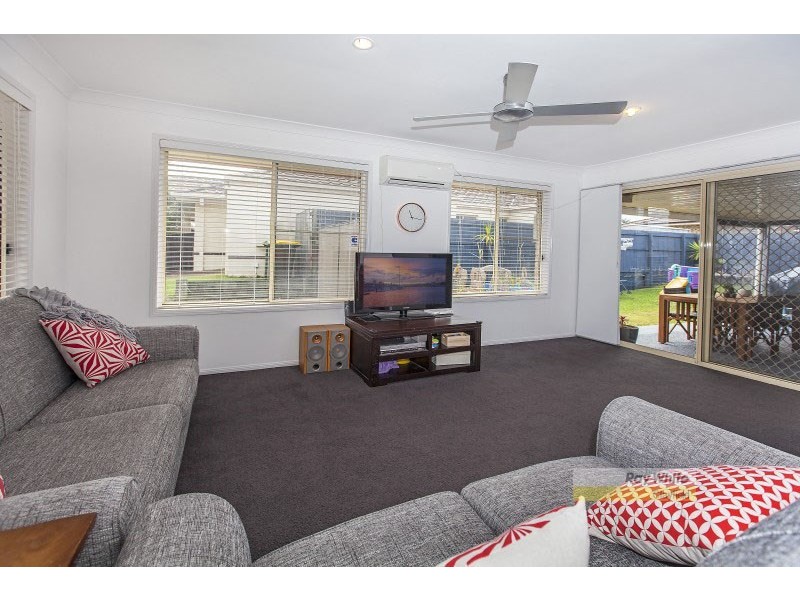 8 Jacqueline Place, Wynnum West QLD 4178
