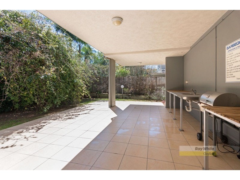 5 Cnr Oxford Street and Kingsford Smith Drive, Hamilton QLD 4007