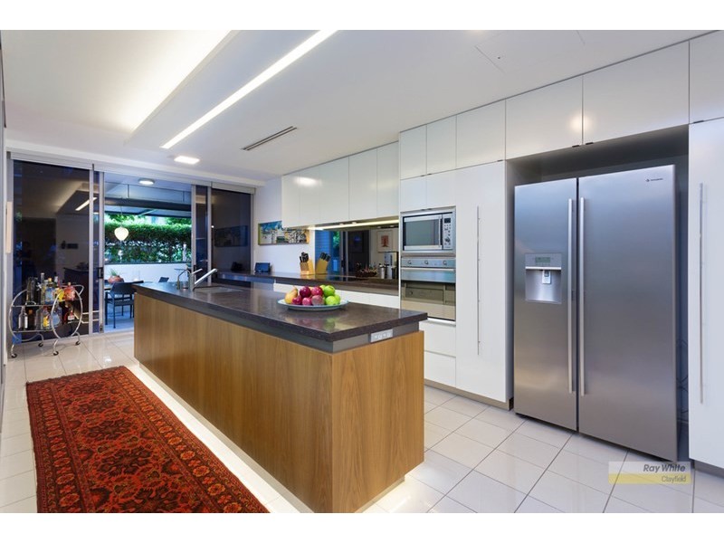 30 Hollins Crescent, New Farm QLD 4005