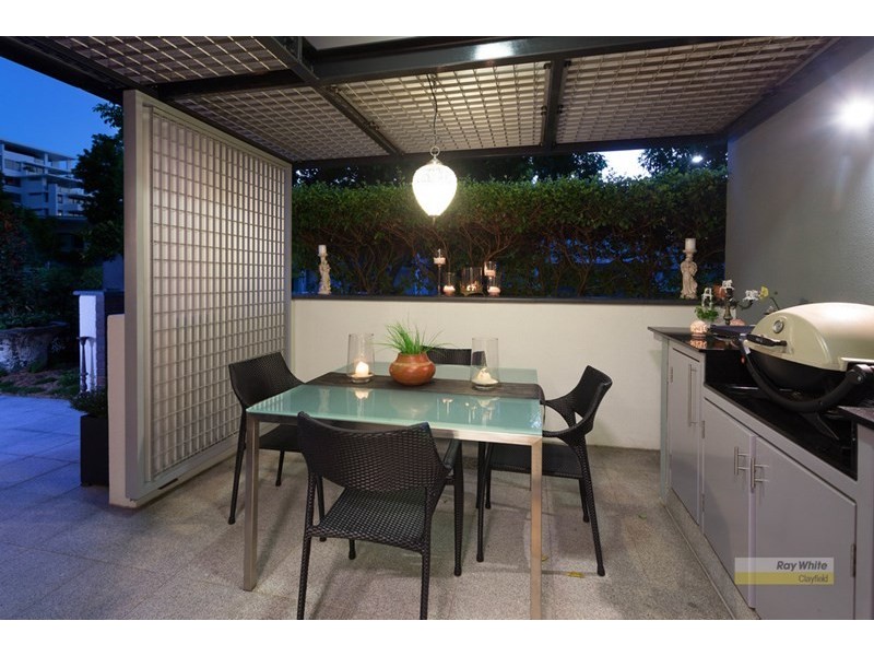 30 Hollins Crescent, New Farm QLD 4005