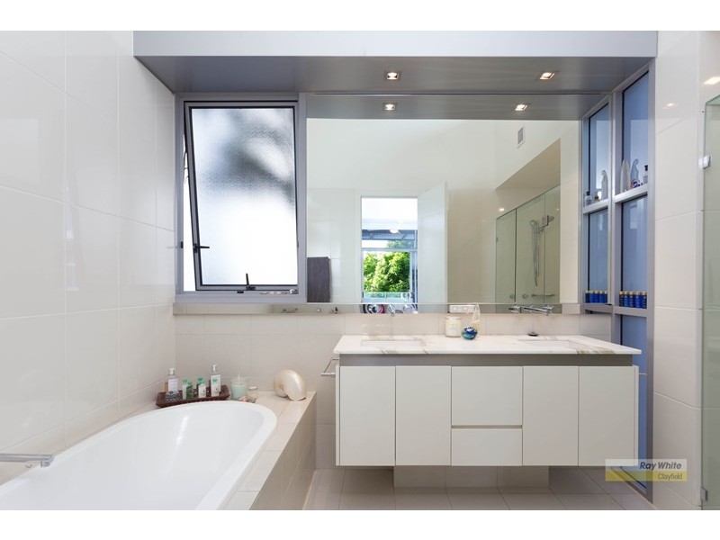 30 Hollins Crescent, New Farm QLD 4005