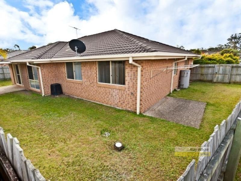 8 Grevillea Place, Bridgeman Downs QLD 4035