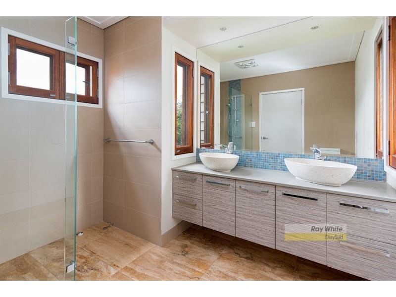 17 Czar Street, Hamilton QLD 4007