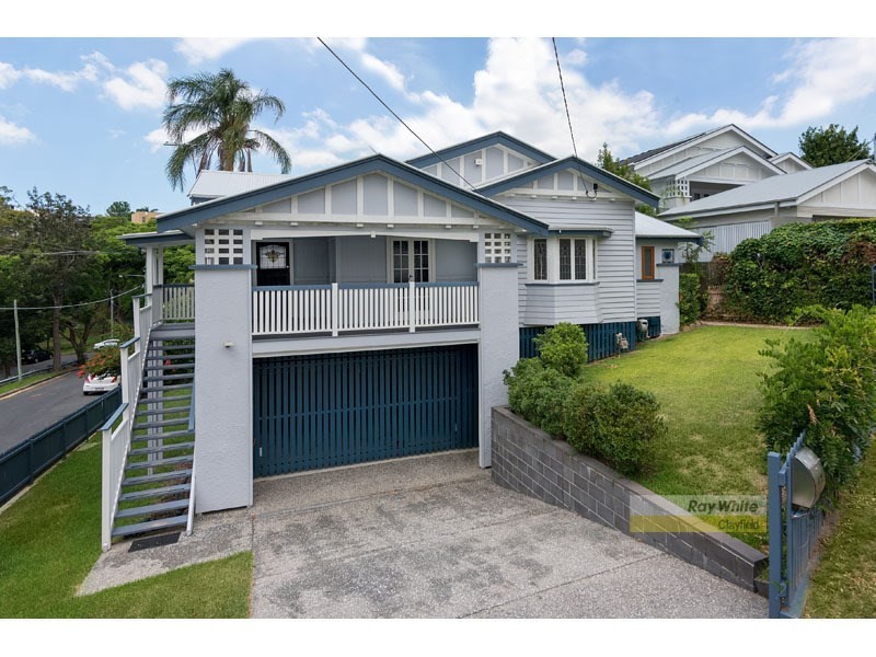 17 Czar Street, Hamilton QLD 4007