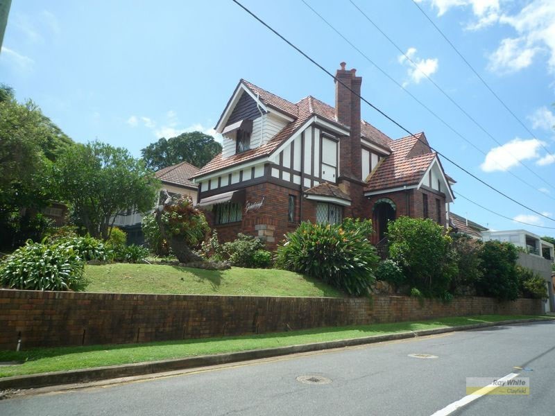 97 Crescent Road, Hamilton QLD 4007