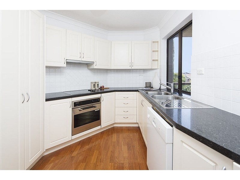 8/18 Victoria Parade, Clayfield QLD 4011