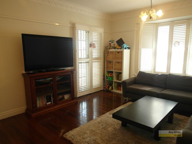 99 Crescent Road, Hamilton QLD 4007