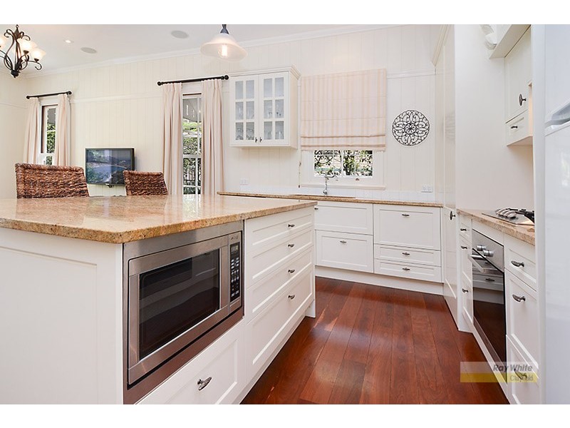 17 Wooloowin Avenue, Wooloowin QLD 4030