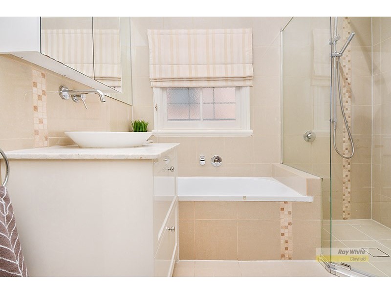 17 Wooloowin Avenue, Wooloowin QLD 4030