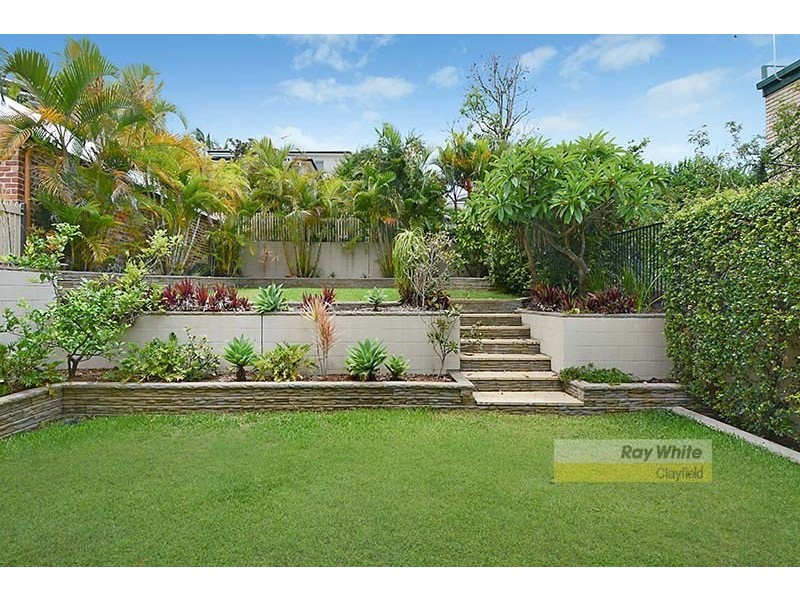 17 Wooloowin Avenue, Wooloowin QLD 4030