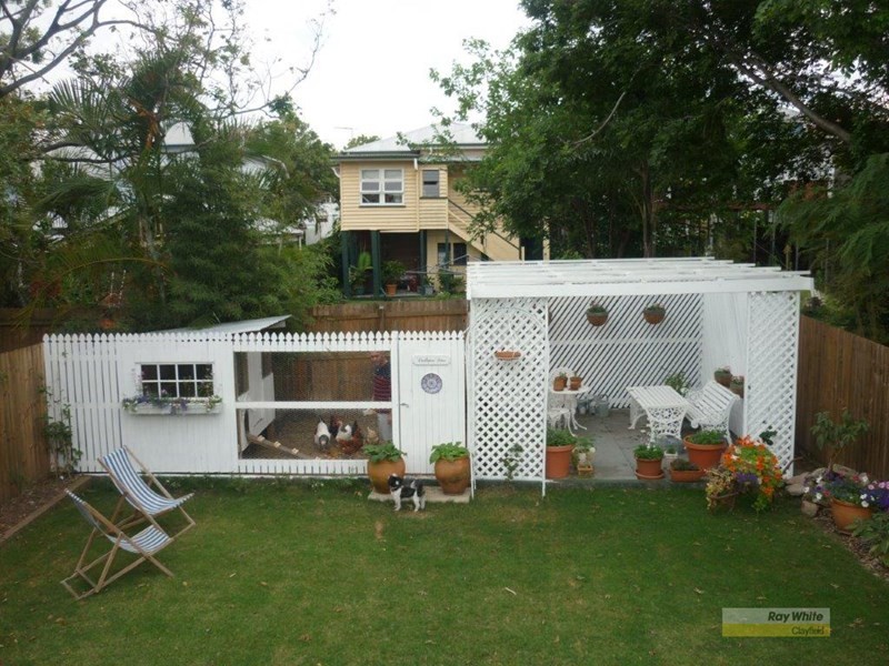 22 Allen Street, Hamilton QLD 4007