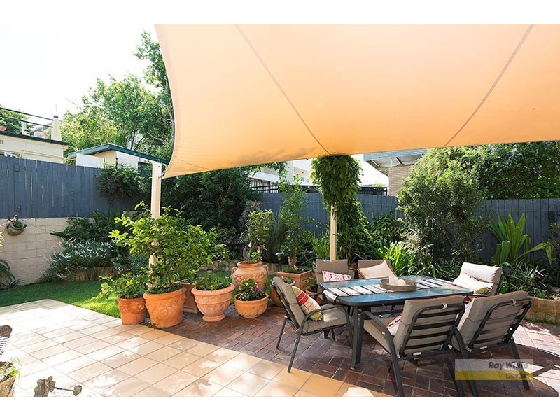 2/11 Montpelier Street, Clayfield QLD 4011