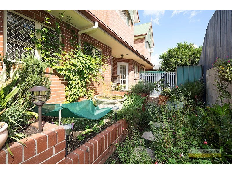 2/11 Montpelier Street, Clayfield QLD 4011