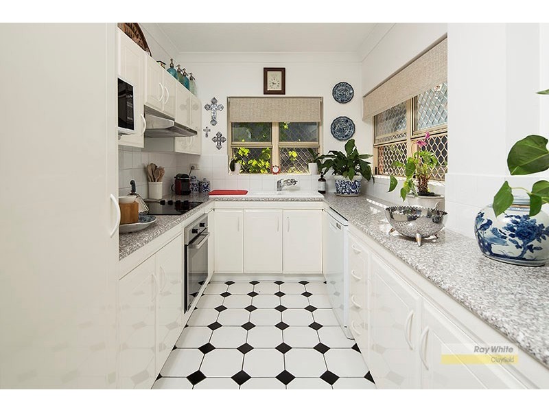 2/11 Montpelier Street, Clayfield QLD 4011