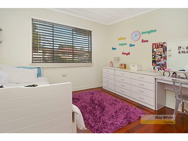 15 Lindale Street, Chermside West QLD 4032