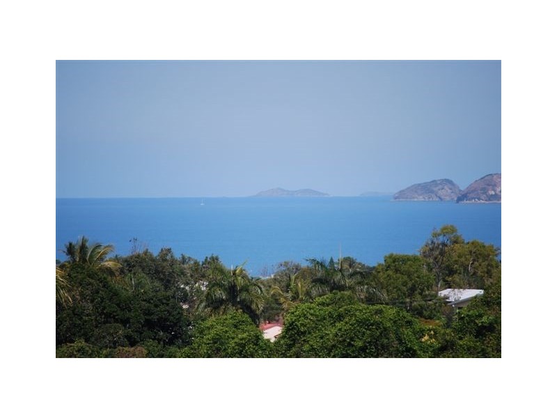 8 Samoa Street, Pacific Heights QLD 4703