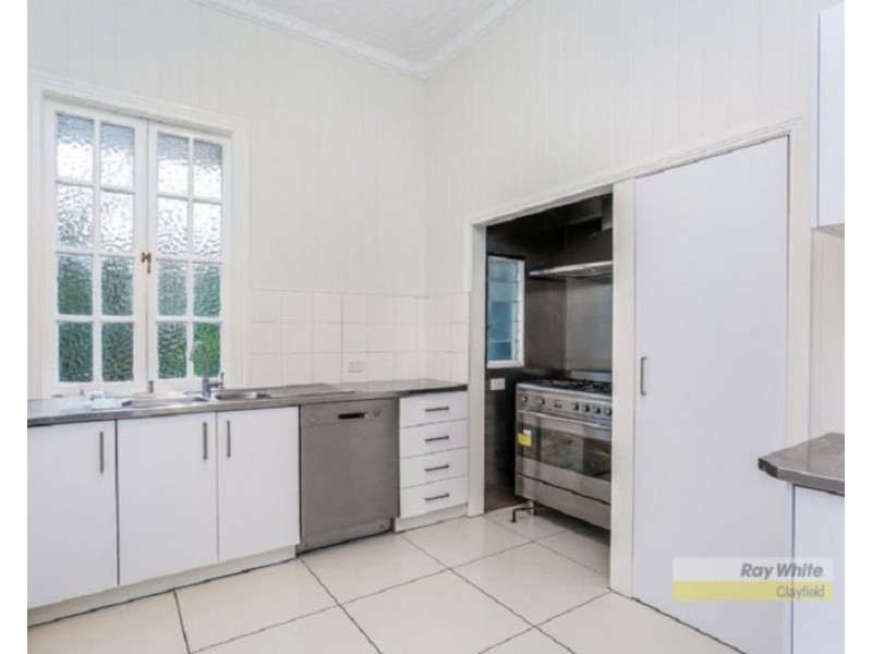 2 Goldsworthy Avenue, Hamilton QLD 4007