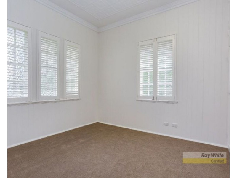 2 Goldsworthy Avenue, Hamilton QLD 4007