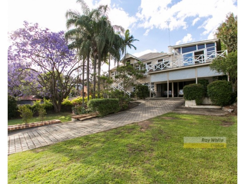 22 Crescent Road, Hamilton QLD 4007