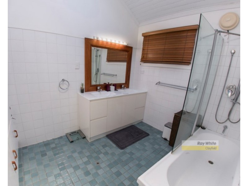 22 Crescent Road, Hamilton QLD 4007